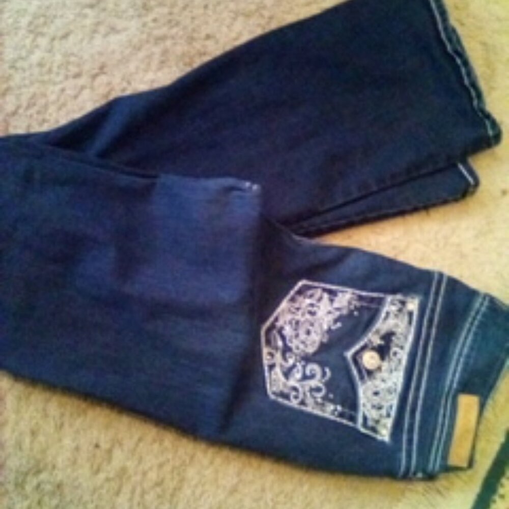 Excellent cond. women's wallflower jeans sz 13
